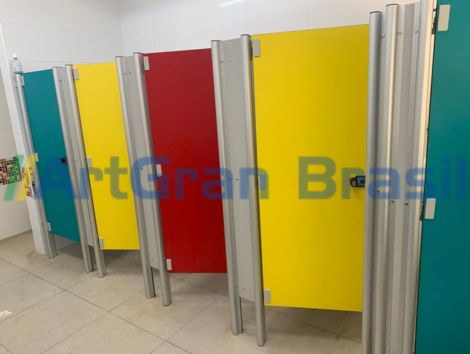 Divisórias Sanitárias em Laminado Estrutural TS - 06